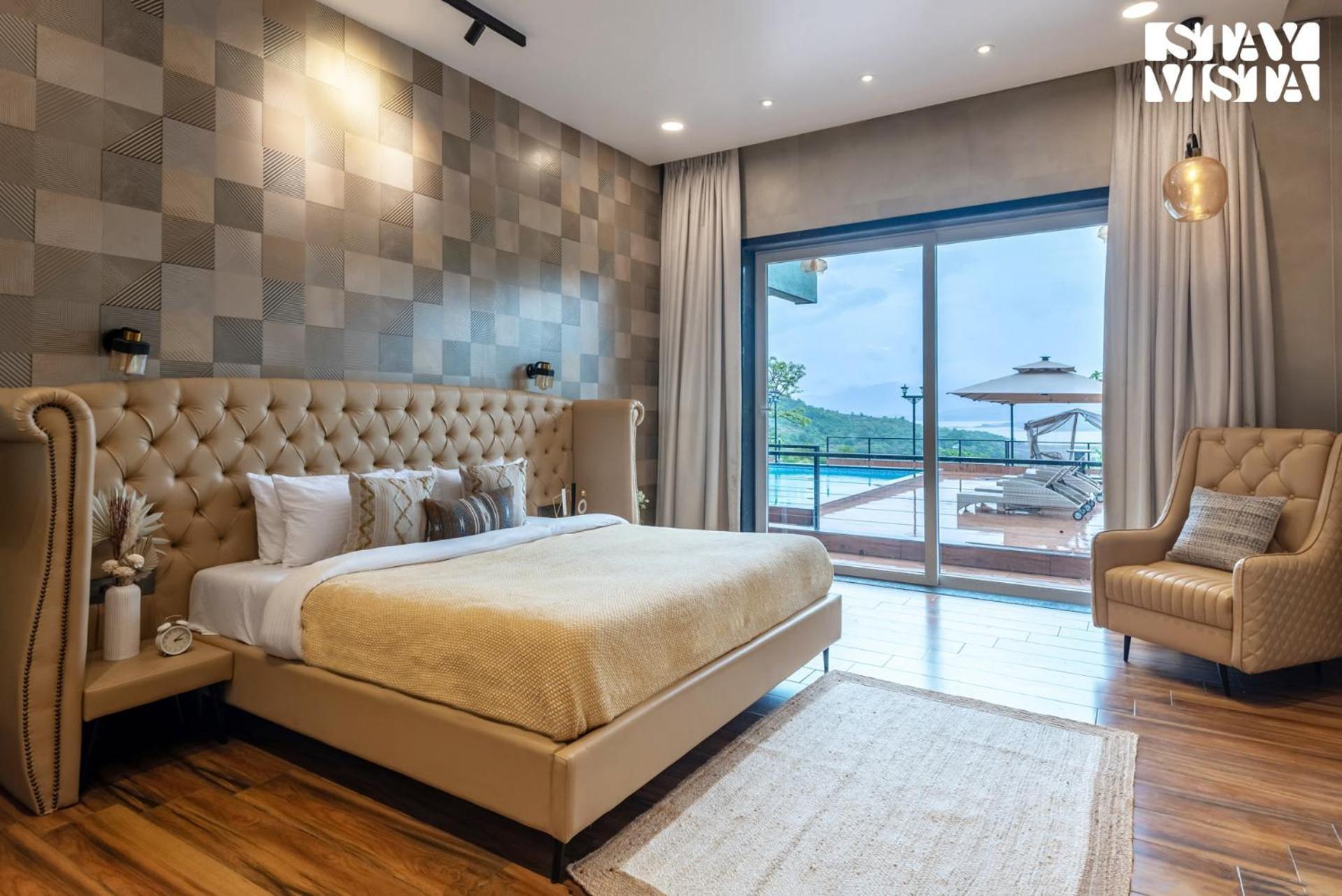 Stayvista At La Nirvana With Pool, Music Speaker & Indoor-Outdoor Game Lonavala Exterior foto