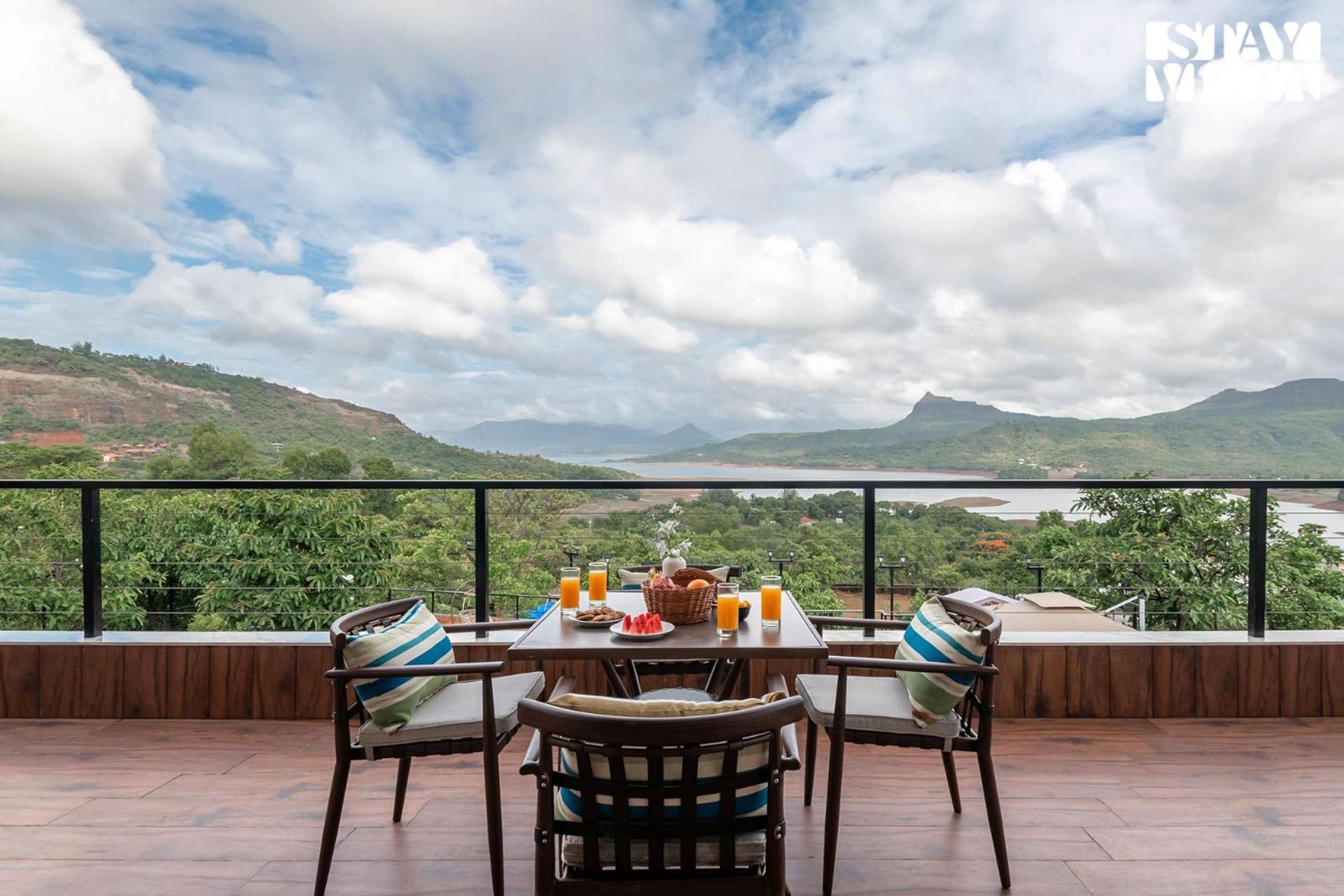 Stayvista At La Nirvana With Pool, Music Speaker & Indoor-Outdoor Game Lonavala Exterior foto